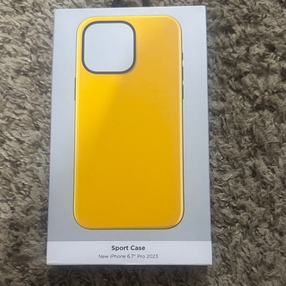 Nomad Apple iPhone 6.7